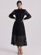 Midi-jurk met hoge hals en bladerdeeg van kant