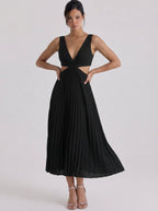 Satijnen geplooide midi-jurk met uitsnijding